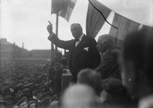 IPP leader John Redmond addresses a pro Home Rule rally in 1912.