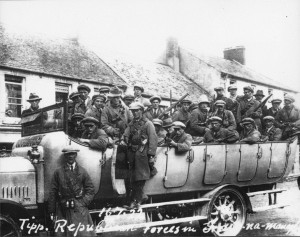 An anti-Treaty IRA motorised column in Tipperary. A similar column from Arigna descended on Ballyconnell in February 1923.