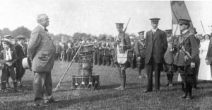 Irish parlaimentary Party leader John Redmond, a late convert to paramilitarism, inspects the Volunteers.