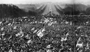 Loyalists protest th Sunningdale Agreement at Stormont.